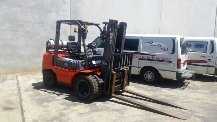 Top Tips When Hiring a Forklift Truck