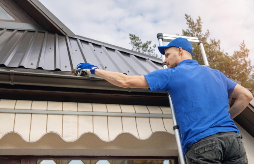 Roof gutter cleaning in Melbourne